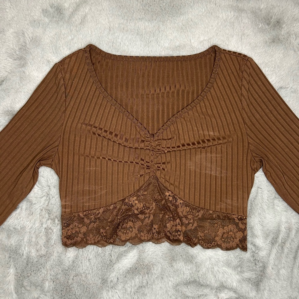 Contrast Long Sleeve Rouched Lace Trim Crop Top